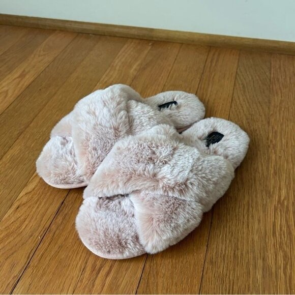 Rachel Roy Women's Easy On/Off Opp X Band Fuzzy Slippers Pale Pink Size 5/6 - Picture 1 of 6